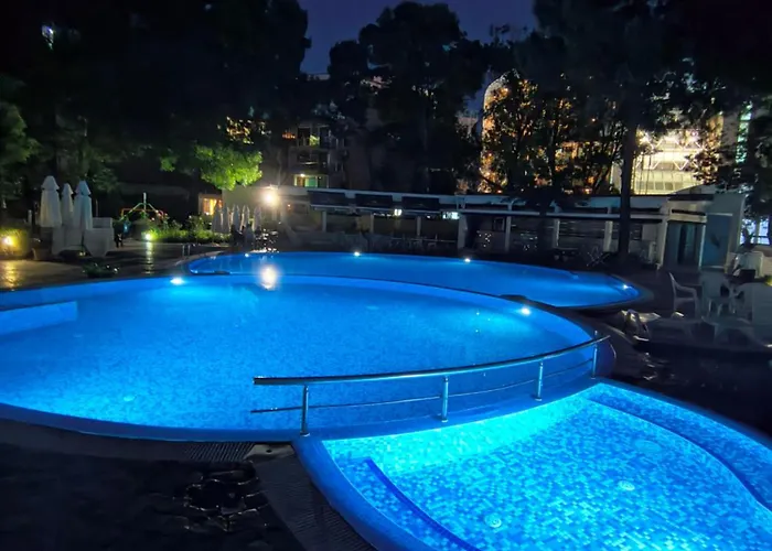 Slavi Exselsior, Sunny Daire