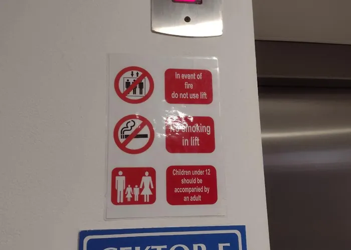 Slavi Exselsior, Sunny Apartamento